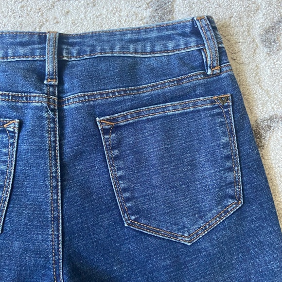 Vigoss // Marley Bermuda Denim Short // Size 27 - Picture 9 of 10